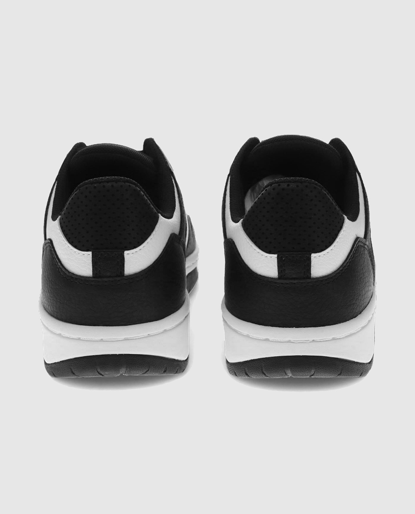 Back Of Starter Breakaway 88 Low Black Sneaker Pair | Black