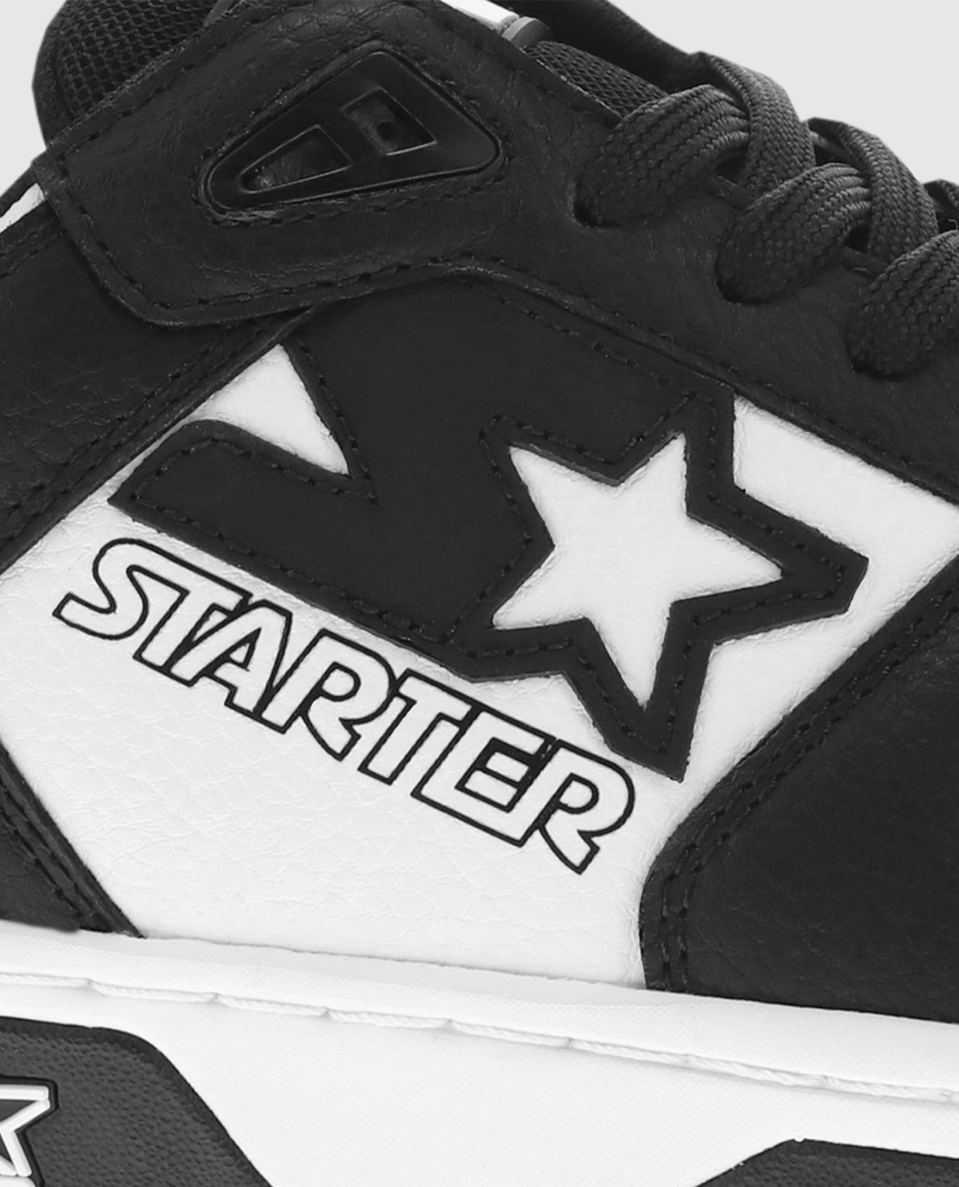 Starter Logo On Side OfStarter Breakaway 88 Low Black | Black
