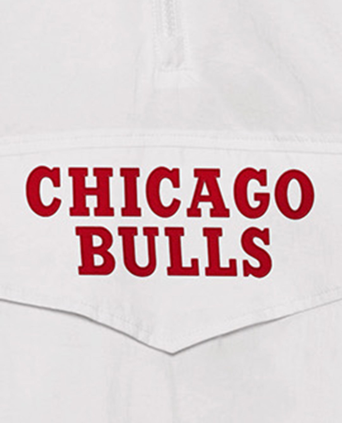 Team Name On Front Pocket Of Chicago Bulls Breakaway Nylon Half-Zip Jacket | White